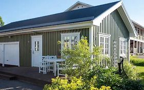 Lilla Groena Huset Pa Garden